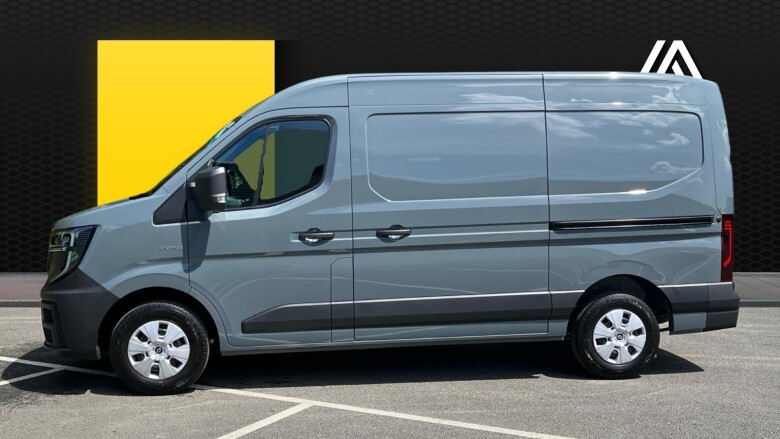 Renault Master Mwb Diesel Fwd MM35 Blue dCi 150 Advance Medium Roof Van